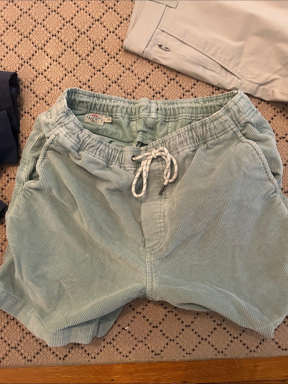 Faherty corduroy shorts men’s medium